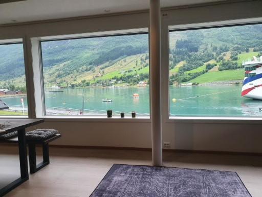 Moderne Panoramaleilighet 3-Roms I Olden Exterior foto